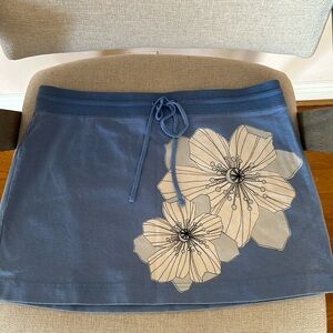 Express mini skirt.